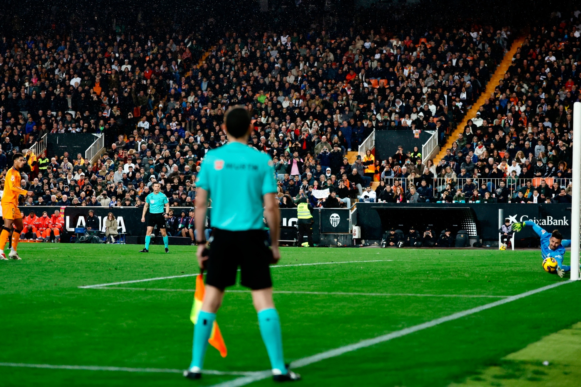 仍暴露出技 仍暴露出技