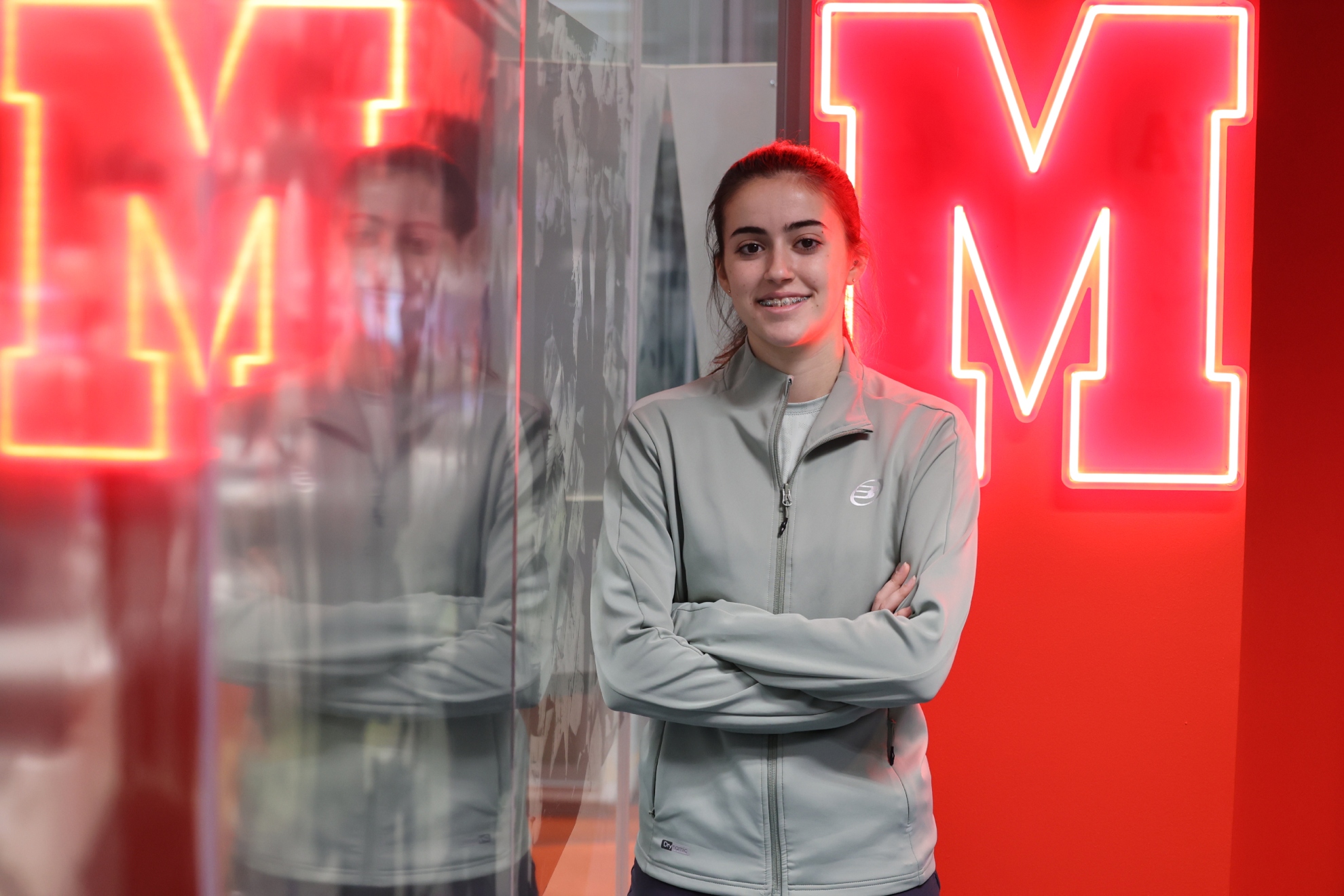 她始终保持 她始终保持